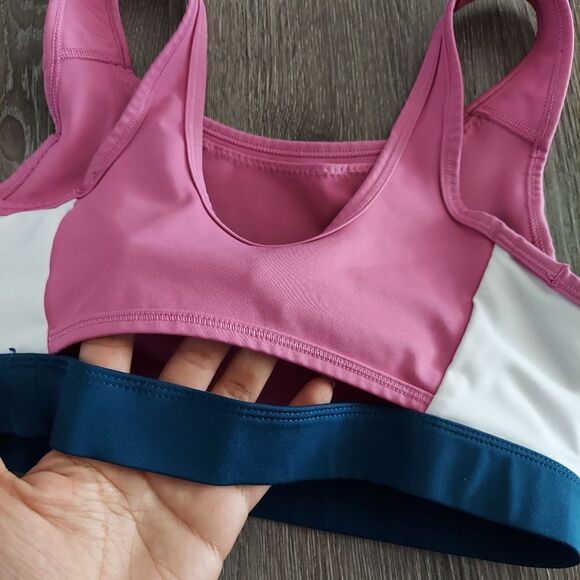 NIKE Swoosh Icon Clash Sports Bra Medium - Picture 5 of 9